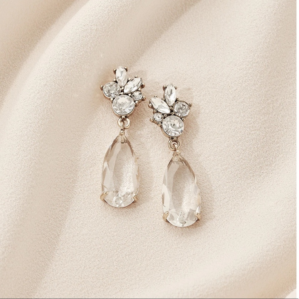 NWOT Olive + Piper Tuyet Drops Earrings